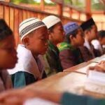 Mahkota Bagi Pembaca Al-Qur’an, Dan Pakaian Mulia Bagi Orang Tuanya